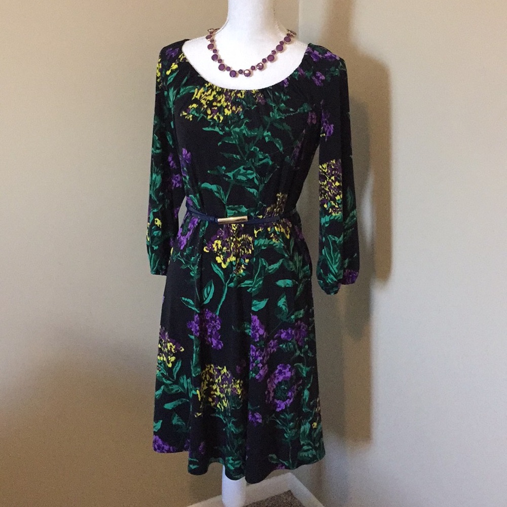SALE 🙌🏼 Tahari floral dress